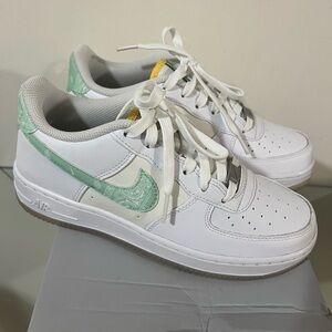 5.5 GS Nike Air Force 1 Low ‘Mint Paisley'